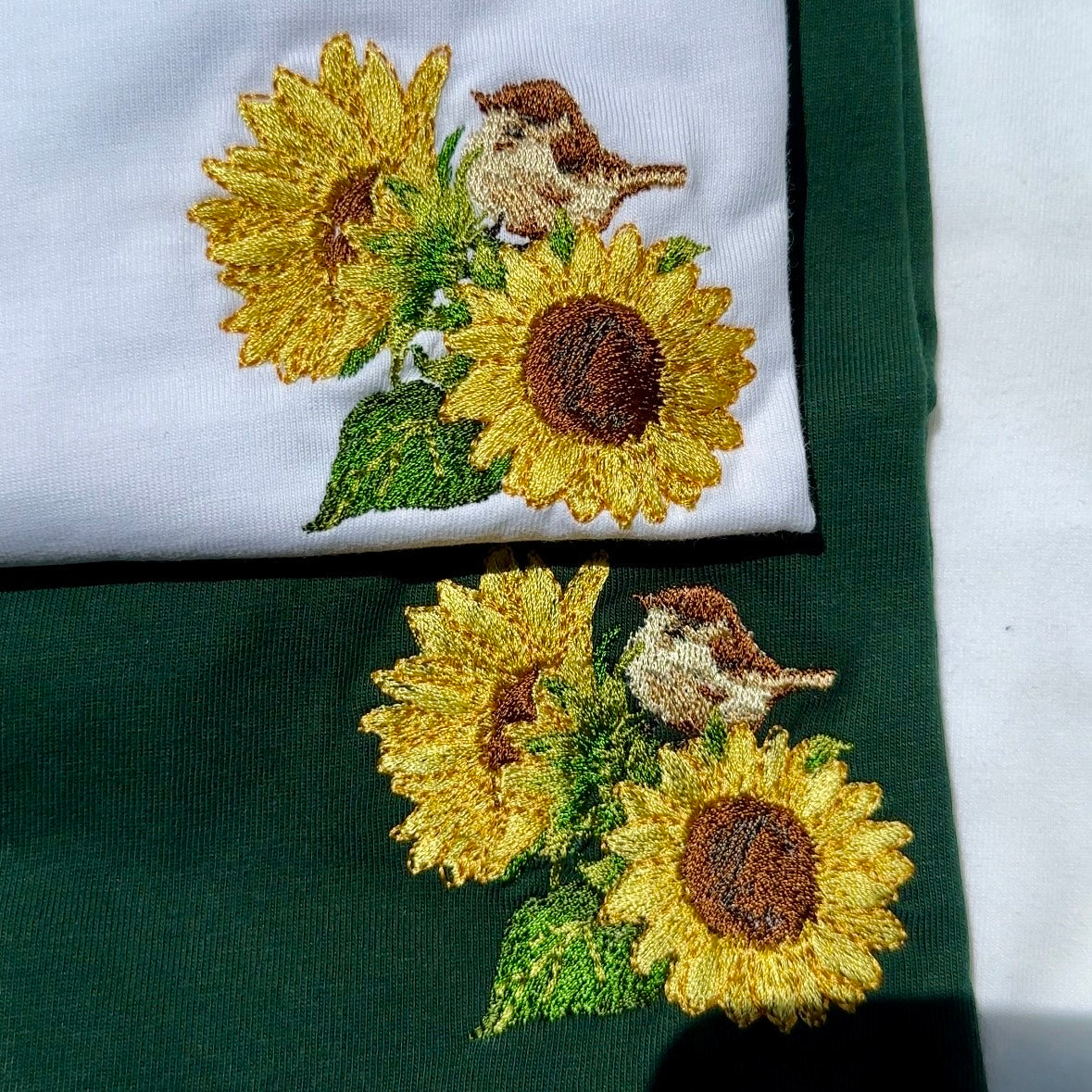 【新作】ひまわりと雀