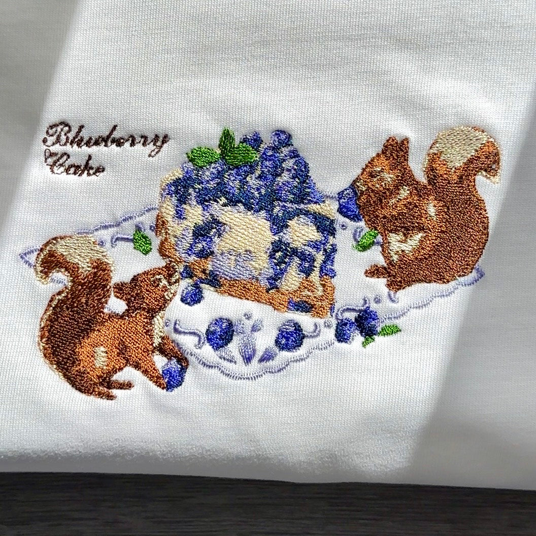 【新作】リスとブルーベリータルト