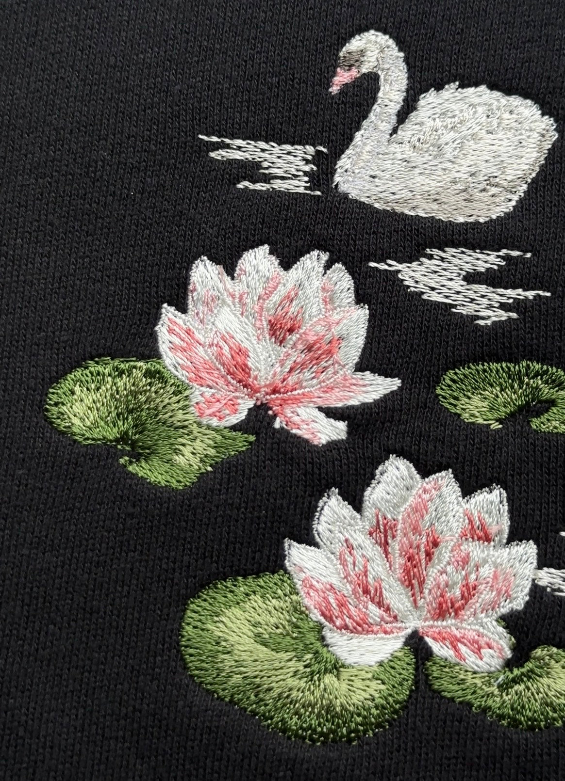 【新作】睡蓮と白鳥