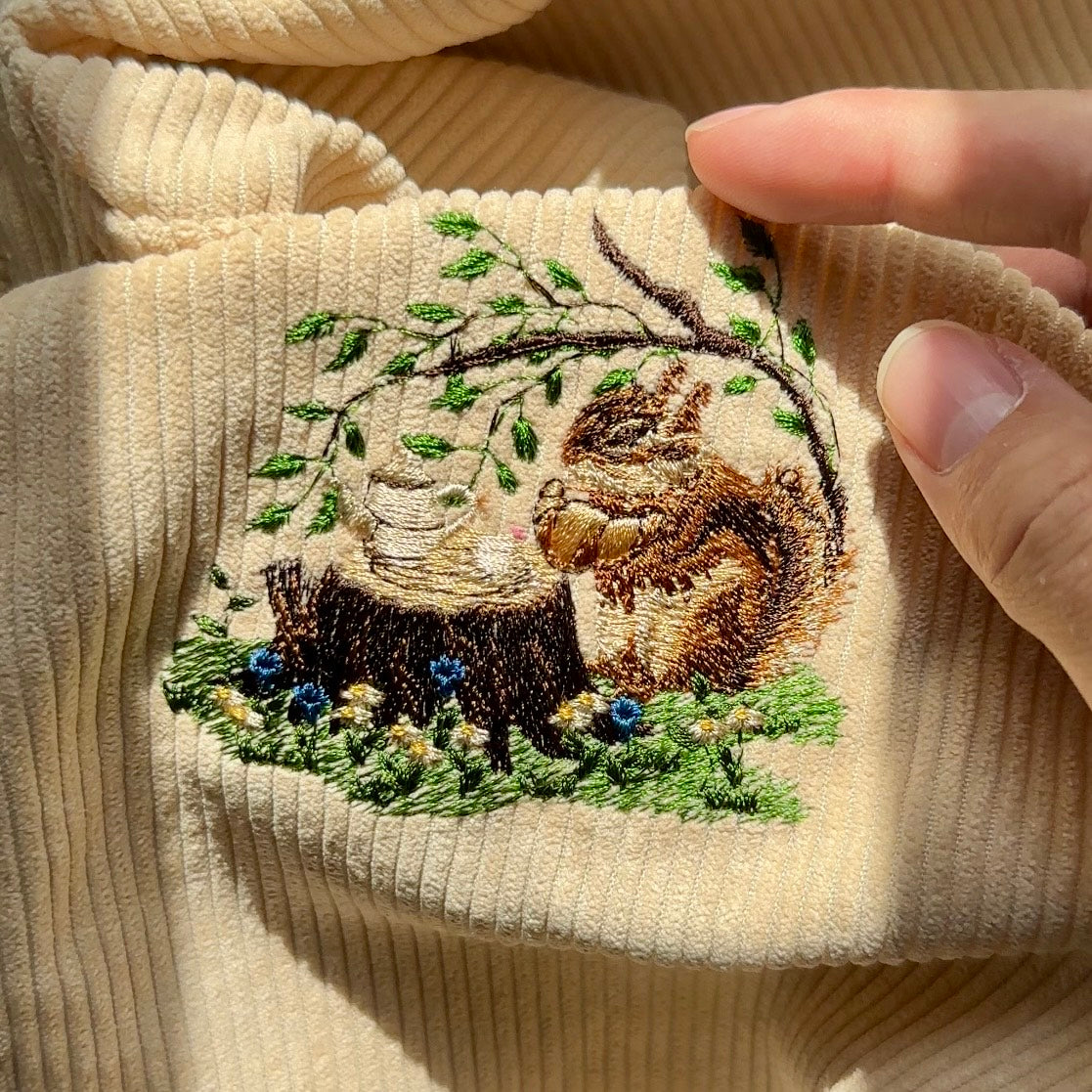 リスのティータイム